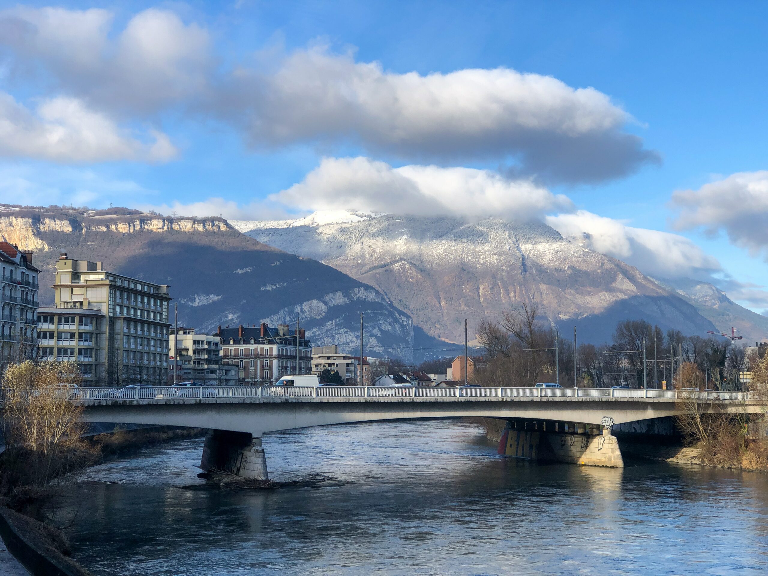 (38) Grenoble et les villes de l'Isère